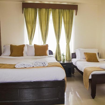 Chung cư 350 m² 10 phòng ngủ, 10 phòng tắm riêng ở Laitumkhrah Shillong Ngoại thất bức ảnh