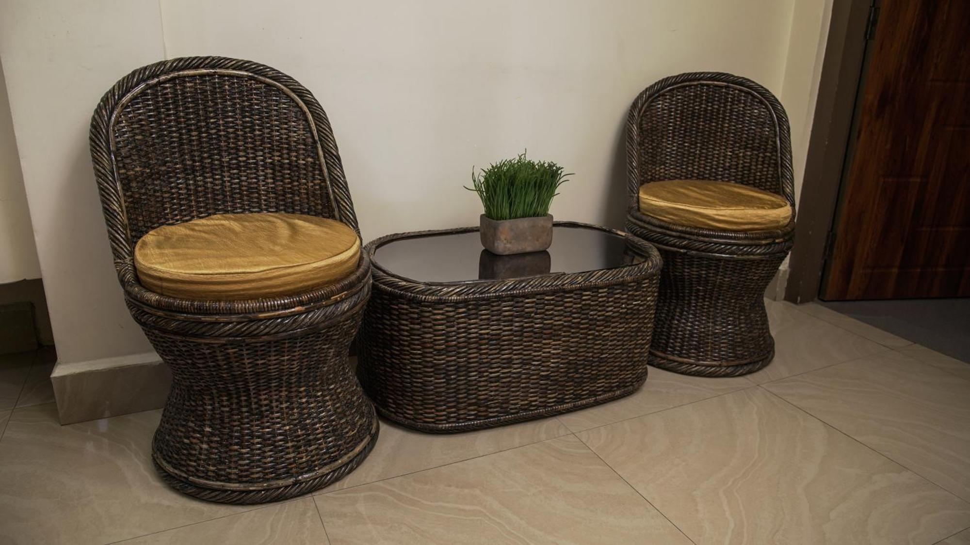 Chung cư 350 m² 10 phòng ngủ, 10 phòng tắm riêng ở Laitumkhrah Shillong Ngoại thất bức ảnh