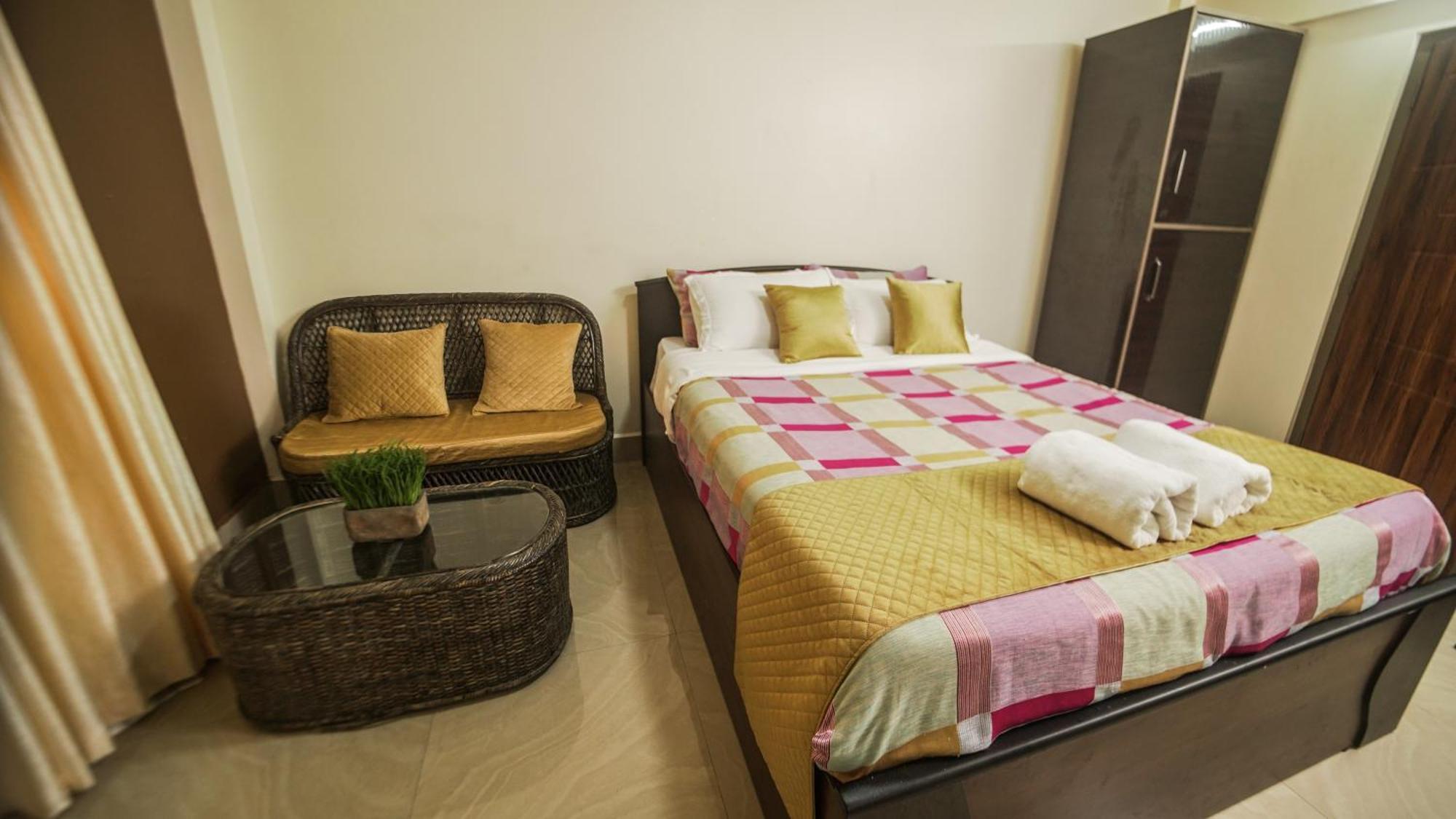 Chung cư 350 m² 10 phòng ngủ, 10 phòng tắm riêng ở Laitumkhrah Shillong Ngoại thất bức ảnh