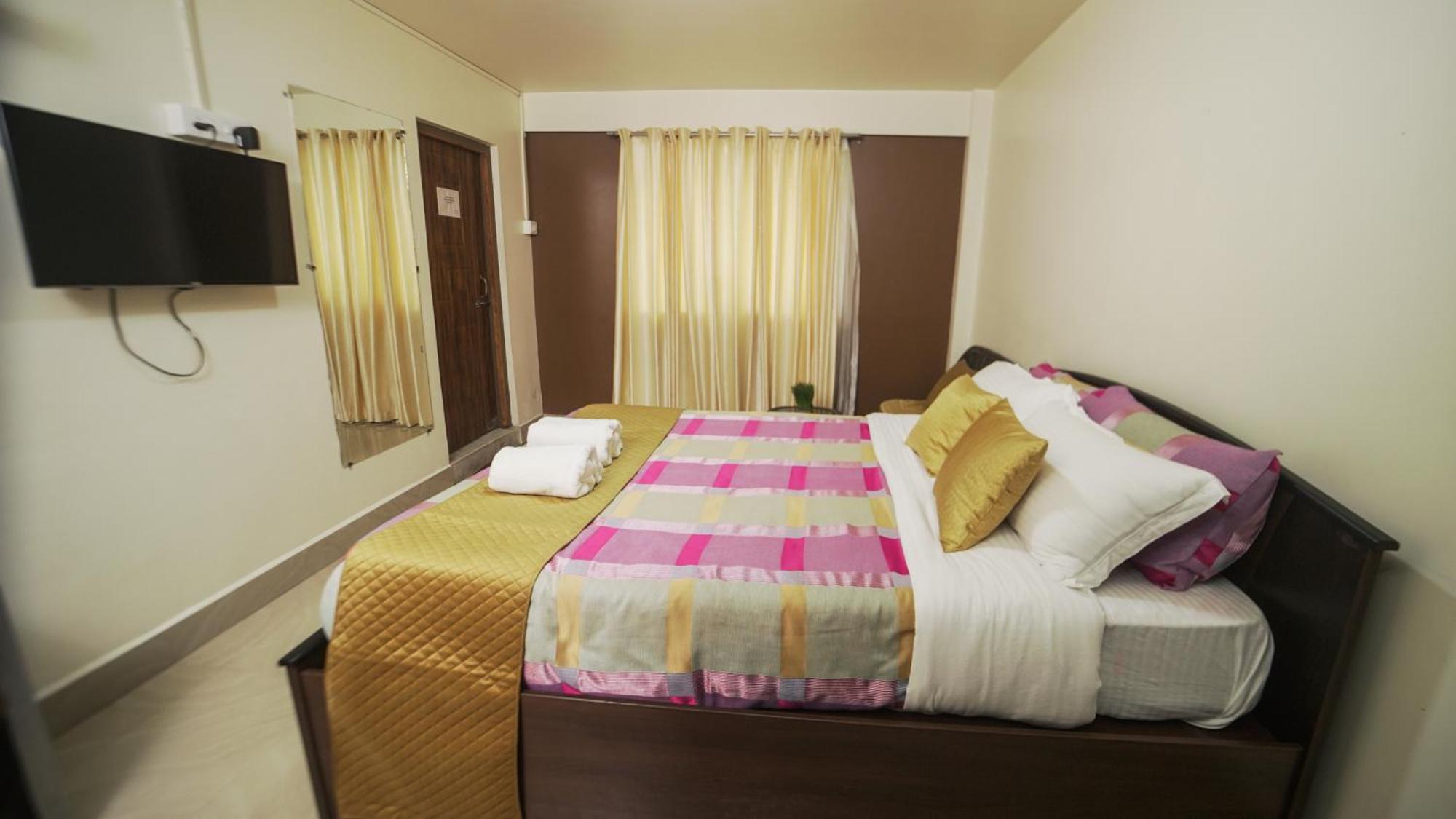 Chung cư 350 m² 10 phòng ngủ, 10 phòng tắm riêng ở Laitumkhrah Shillong Ngoại thất bức ảnh