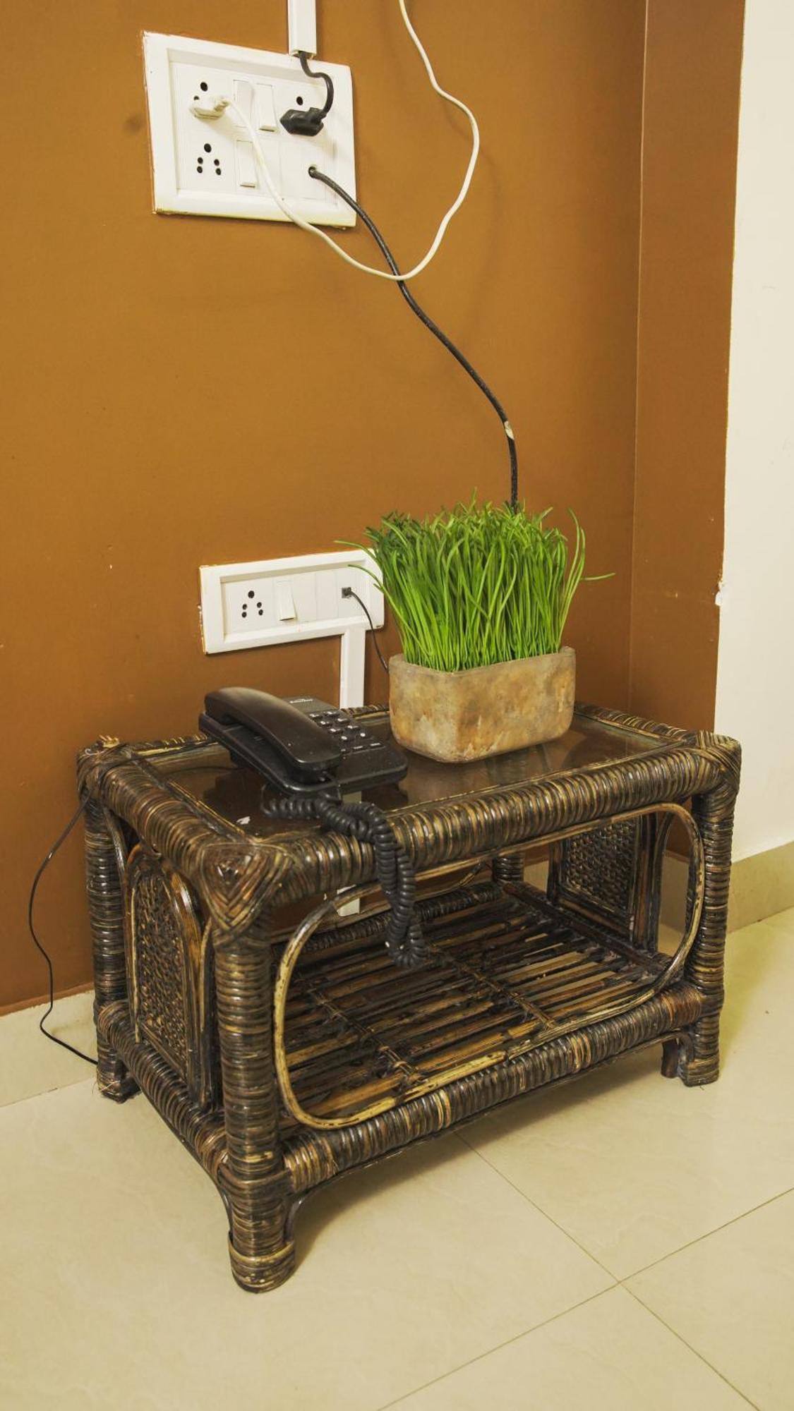 Chung cư 350 m² 10 phòng ngủ, 10 phòng tắm riêng ở Laitumkhrah Shillong Ngoại thất bức ảnh
