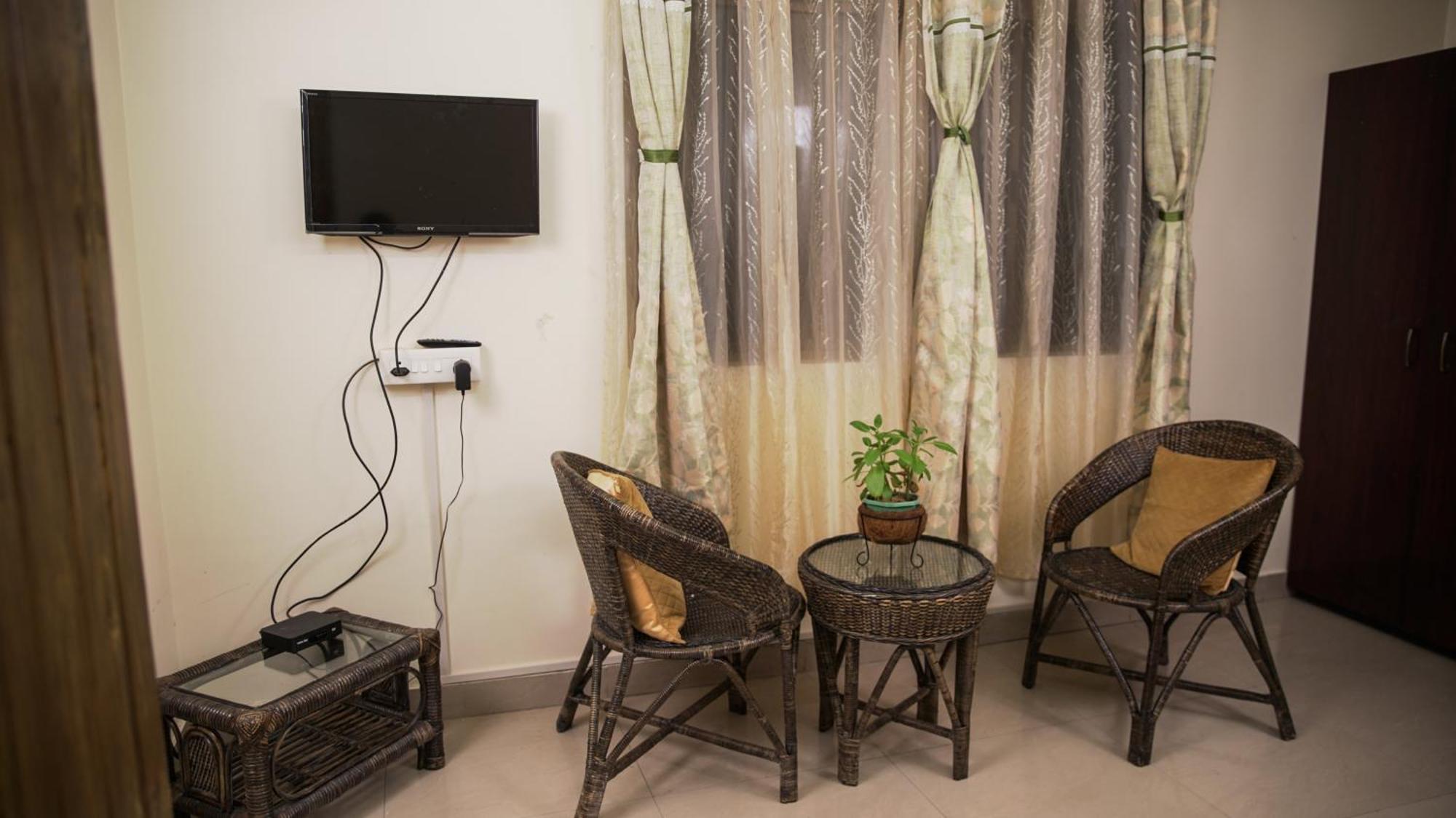 Chung cư 350 m² 10 phòng ngủ, 10 phòng tắm riêng ở Laitumkhrah Shillong Ngoại thất bức ảnh