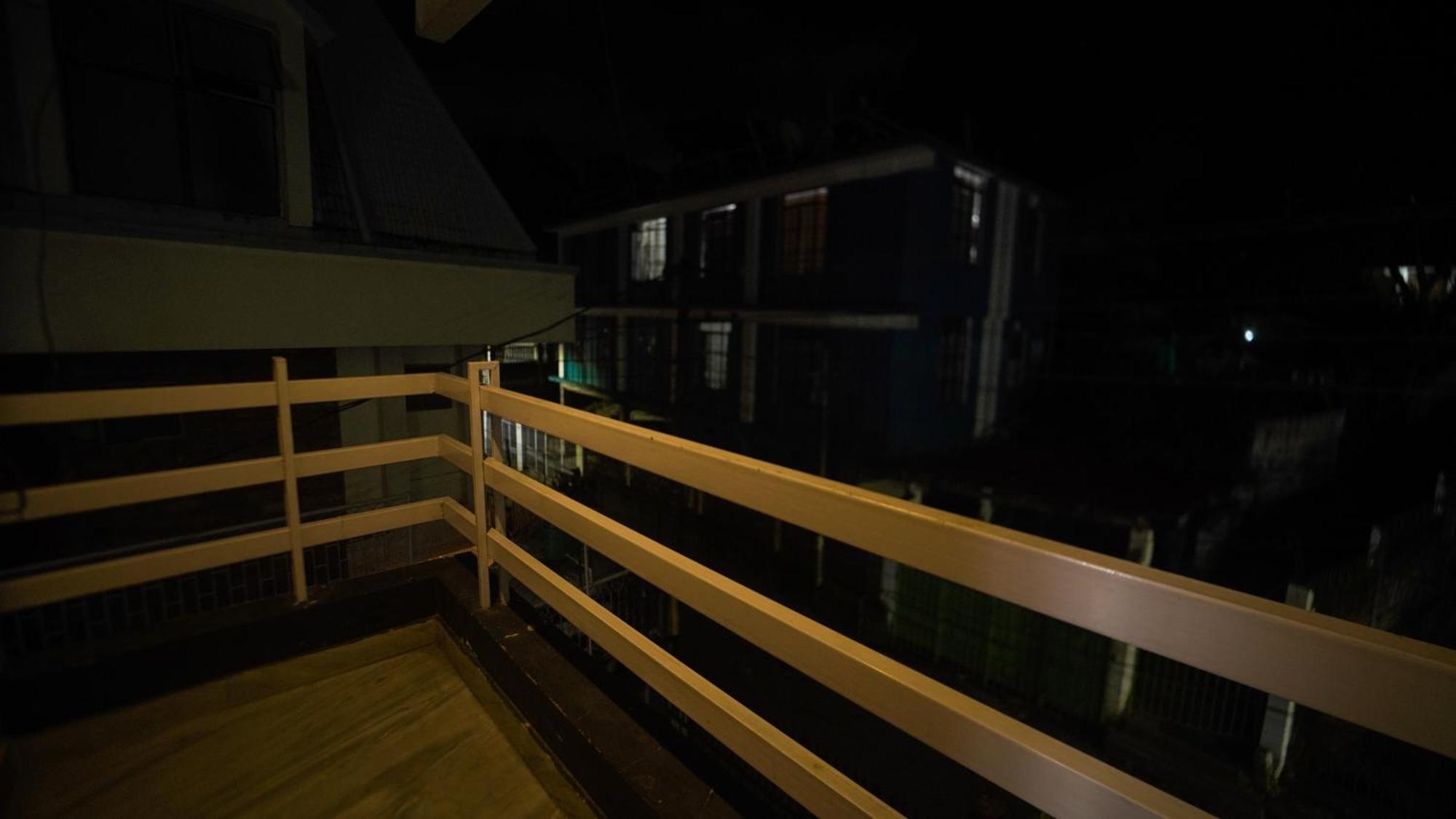 Chung cư 350 m² 10 phòng ngủ, 10 phòng tắm riêng ở Laitumkhrah Shillong Ngoại thất bức ảnh