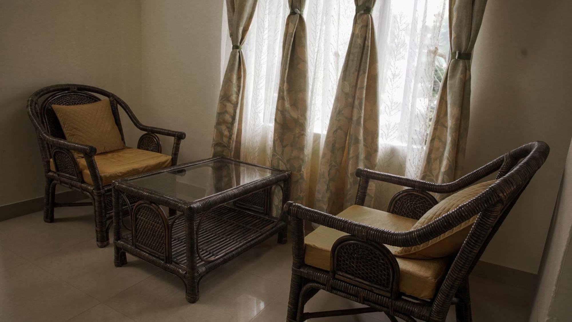 Chung cư 350 m² 10 phòng ngủ, 10 phòng tắm riêng ở Laitumkhrah Shillong Ngoại thất bức ảnh